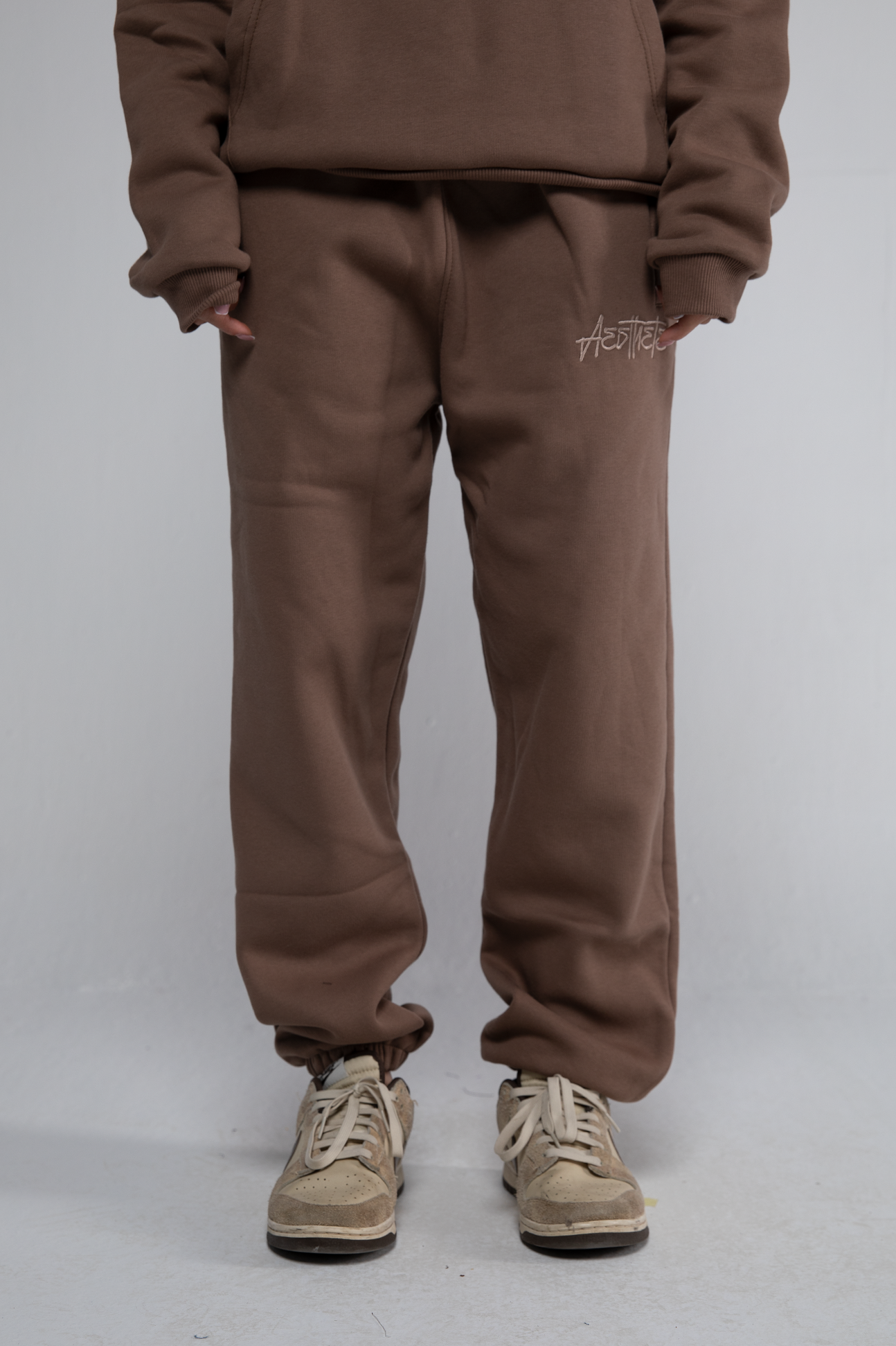 Cuffed Drawstring Joggers (Mocha)