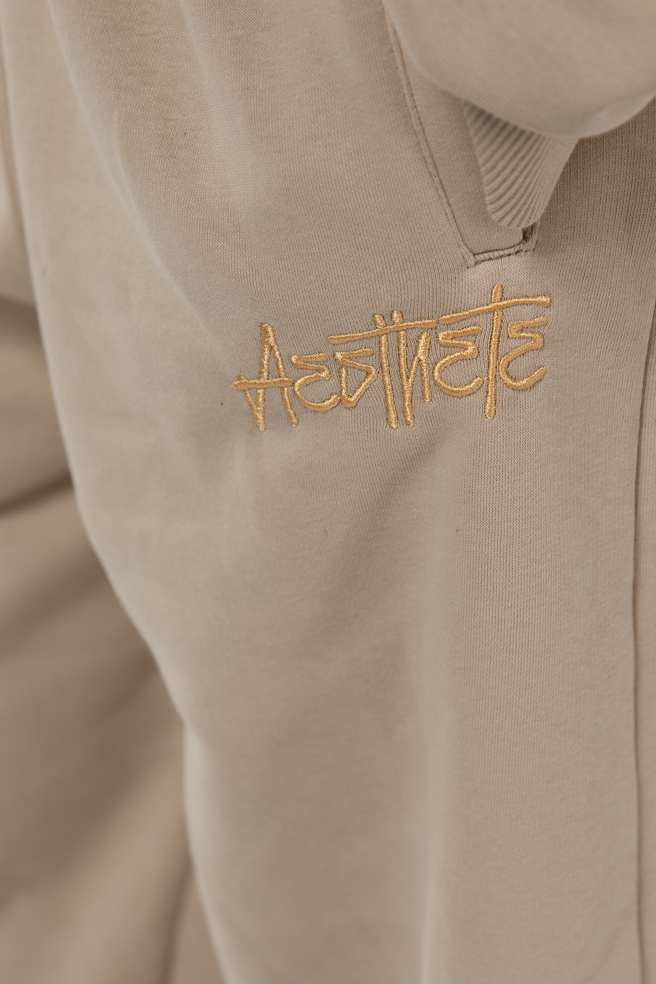 Cuffed Drawstring Joggers (Vanilla)